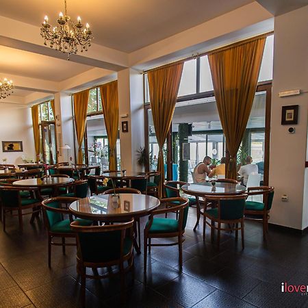 Riviera 990 - Resort&Restaurant Ieşelniţa Exterior foto